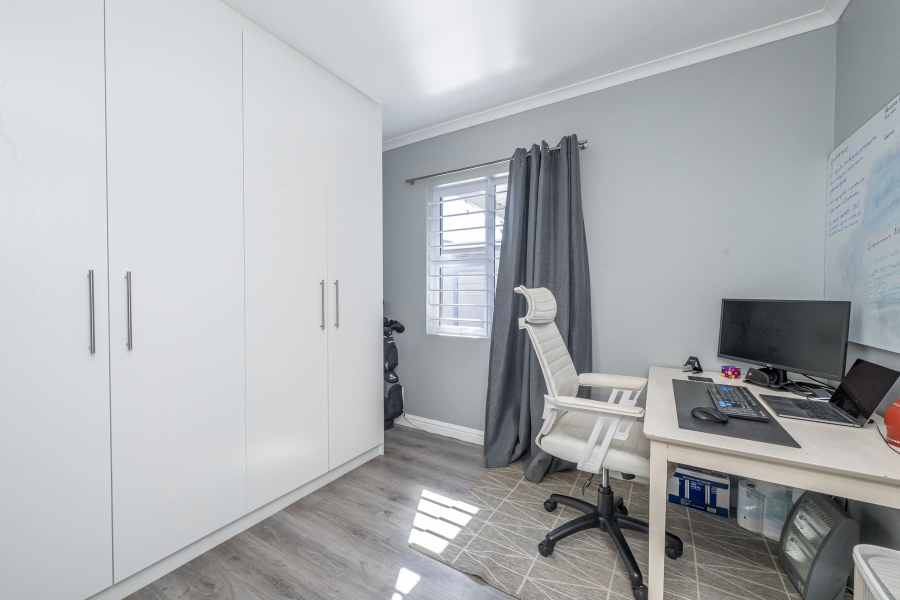 3 Bedroom Property for Sale in Protea Village Western Cape